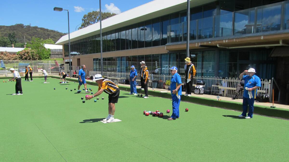 FRIENDLY COMPETITION: Lithgow Workies hosted Cardiff bowlers on the weekend. Photo: SUPPLIED.