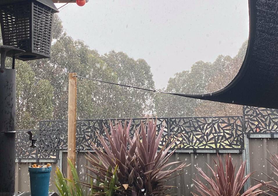 SNOWING: Falls were coming down in Lithgow on Thursday morning. Photo: ALANNA TOMAZIN