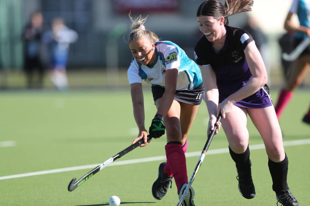 Panthers' Rylee Millar (right) puts the pressure on. Photo: Phil Blatch