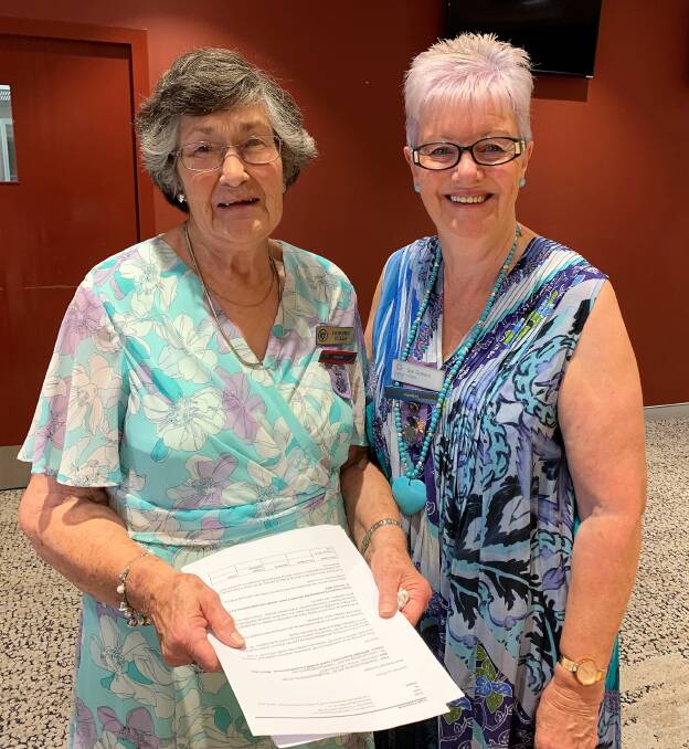 DIAMOND CELEBRATION: Lithgow VIEW Club members Deirdre Culla and Sue Giokaris. Picture: SUPPLIED.